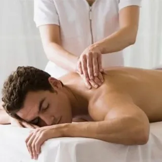 أفضل أخصائي مساج استرخائي بالرياض
